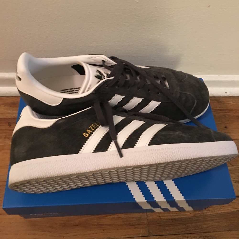 Adidas Gazelle Grey sneakers sz 6.5 (8.5W)like NEW